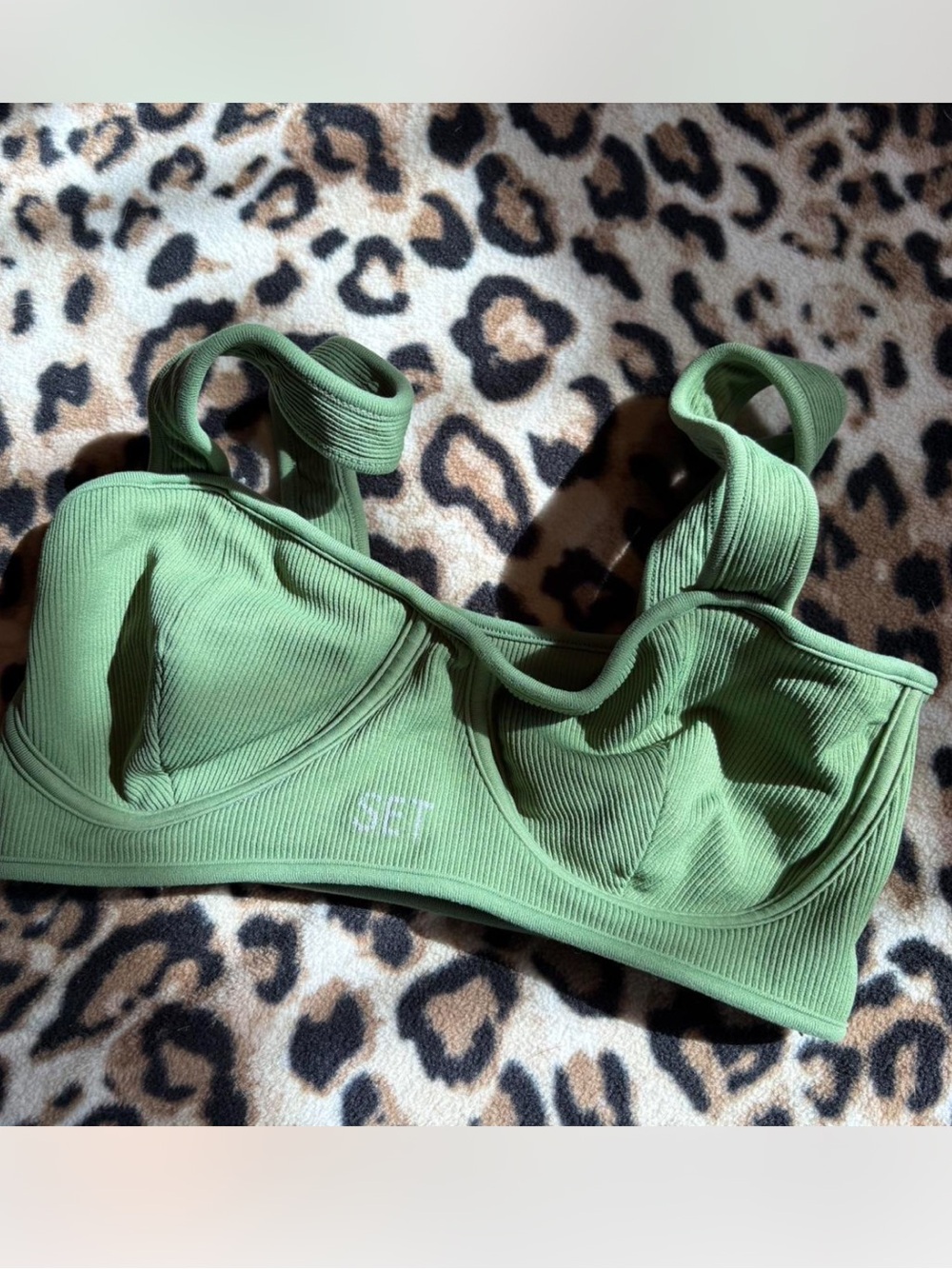 Set active green sports bra xs